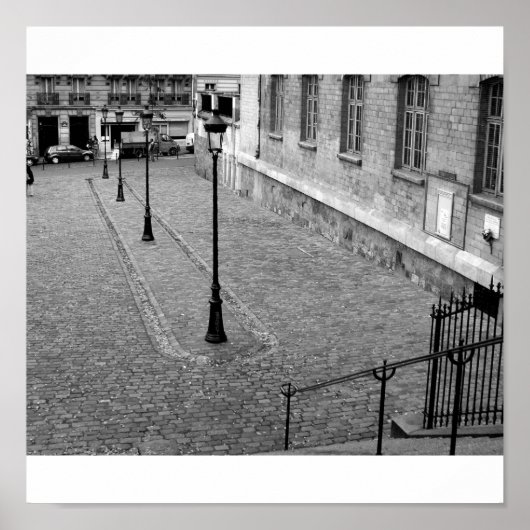 Montmartre Courtyard Poster (Voorkant)
