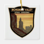 Monument Valley Arizona Utah Vintage Keramisch Ornament<br><div class="desc">Monument Valley,  een roodzand woestijngebied aan de grens tussen Arizona en Utah,  staat bekend om de zandsteenboterhammen van het Tribale Park van Monument Valley Navajo.</div>
