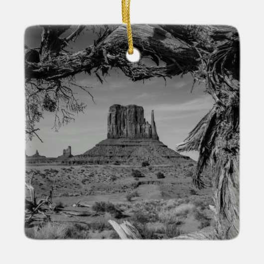 Monument Valley Zwart-wit Keramisch Ornament (Voorkant)