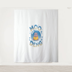 Moo Deng Baby Hippo in regenjas Leuke dierencartoo Wandkleed