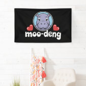 Moo Deng Bouncy Pig in het Thaise Afbeelding Baby Spandoek (Insitu)
