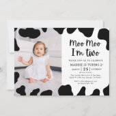 Moo Moo Ik Ben Twee Foto 2de Verjaardagsuitnodigin Kaart (Voorkant)