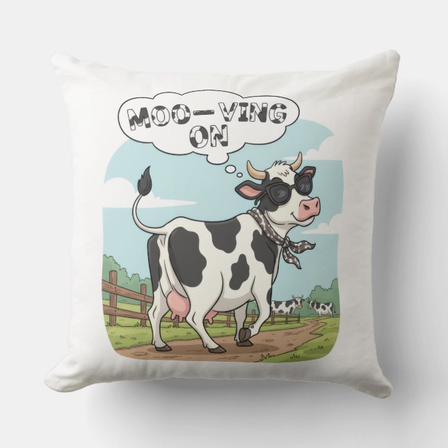 "Moo-ving On" Cow - Funny & Stylish Farm Humor! Kussen (Voorkant)