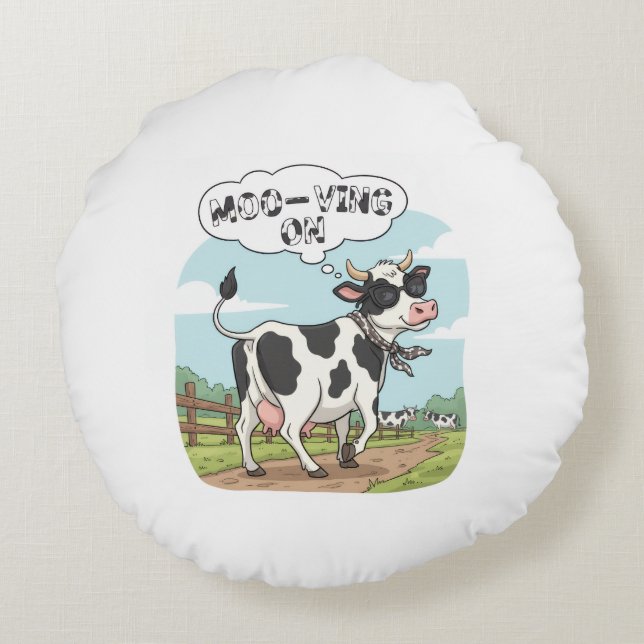 "Moo-ving On" Cow - Funny & Stylish Farm Humor! Rond Kussen (Achterkant)