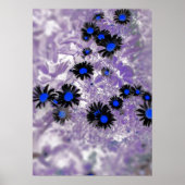Moody Abstract Black & Blue Daisy op Paars Plant Poster (Voorkant)