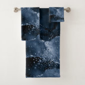 Moody Agate | Navy Denim Steel Blue Faux Glitter Bad Handdoek (Insitu)