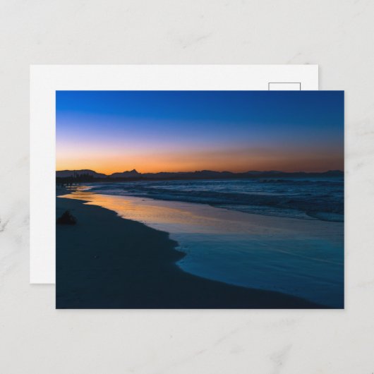 Moody atmosferische seizoencape Byron Bay-strand b Briefkaart (Voorkant / Achterkant)