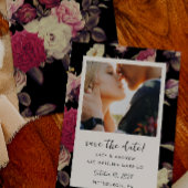 Moody Black Bloemen Trouwfoto Save the Date