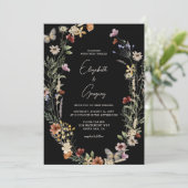 Moody Black Boho Wildflower bruiloft uitnodiging (Staand voorkant)