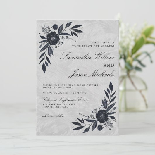 Moody Black Floral Wedding Kaart (Staand voorkant)