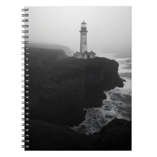 Moody Black White Coastal Lighthouse Notitieboek (Voorkant)