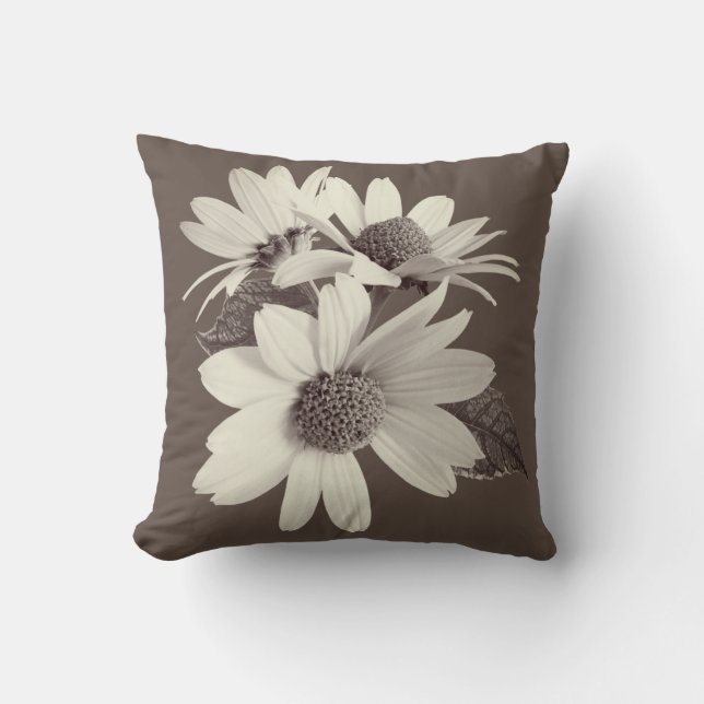 Moody Brown Daisy Pillow Kussen (Voorkant)