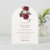 Moody Burgundy Arched Autumn Wedding Invitation Kaart (Staand voorkant)
