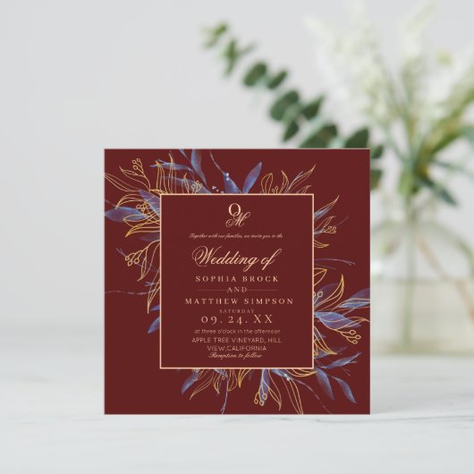 Moody Dark Burgundy Floral Wedding Kaart (Staand voorkant)