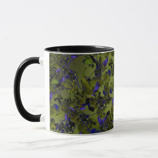 Moody Dark Hop Vine Abstract Design Coffee Mok (Links)