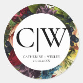 Moody Floral Bourgogne Bruiloft Monogram Ronde Sticker (Voorkant)