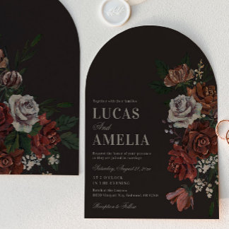 Moody Florals Arch Wedding Invitation Kaart