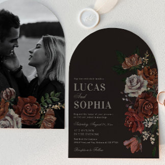 Moody Florals Arch Wedding Invitation Kaart