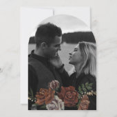 Moody Florals Arch Wedding Invitation Kaart (Achterkant)