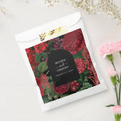 Moody Florals Black Arch Burgundy Red Wedding Bedankzakje (Gezegeld)