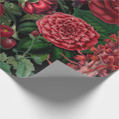 Moody Florals Black en Burgundy  Cadeaupapier (Hoek)