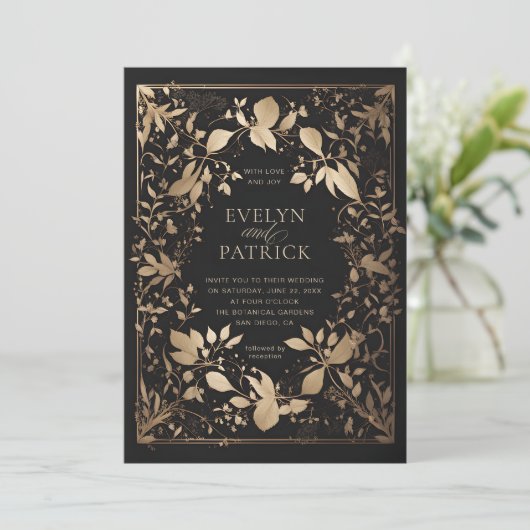 Moody Forest Botanical Modern Classic Gold Wedding Kaart (Staand voorkant)