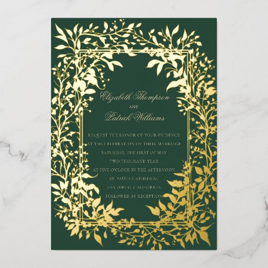 Moody Forest gebladerte Elegant Gold Classic Weddi Folie Uitnodiging (Voorkant)