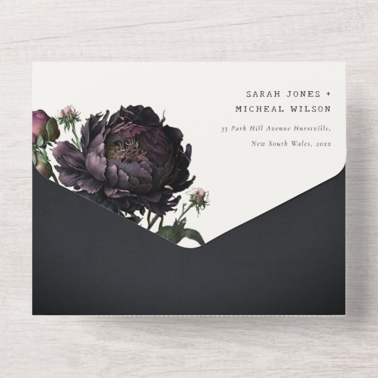 Moody Gothic Donker Paarse Zwarte Pioen Bruiloft All In One Uitnodiging (Achterkant)