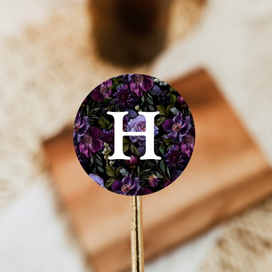 Moody Gothic Paarse Bloemen Bruiloft Monogram Ronde Sticker