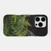 Moody green nature theme with ferns iPhone hoesje (Achterkant horizontaal)