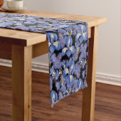 moody iris korte tafelloper (Voorbeeld)