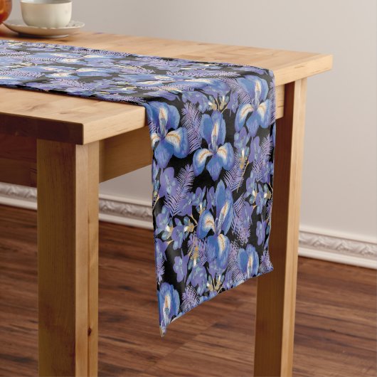 moody iris korte tafelloper (Voorbeeld)