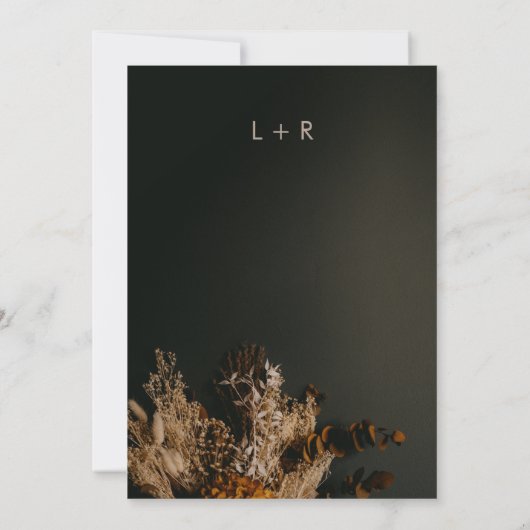 Moody Modern Dark Boho Rustic Floral Wedding Kaart (Achterkant)