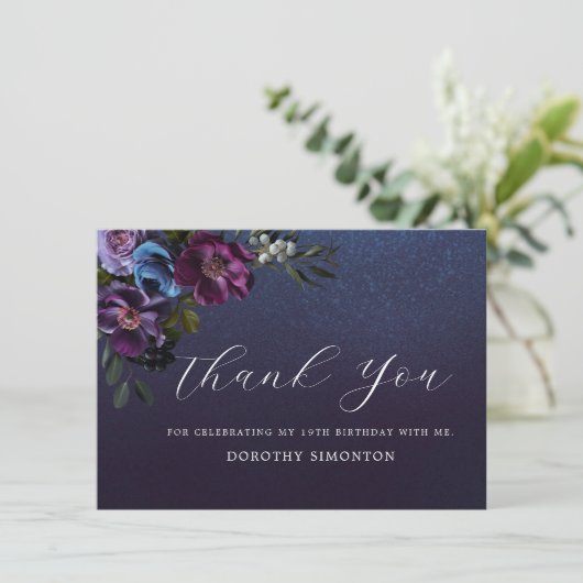 Moody paarse bloemen 19e verjaardag bedankje (Staand voorkant)