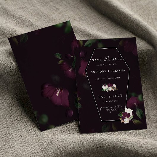 Moody Paarse Bloom Coffin Bewaar de datum Bruiloft Kaart