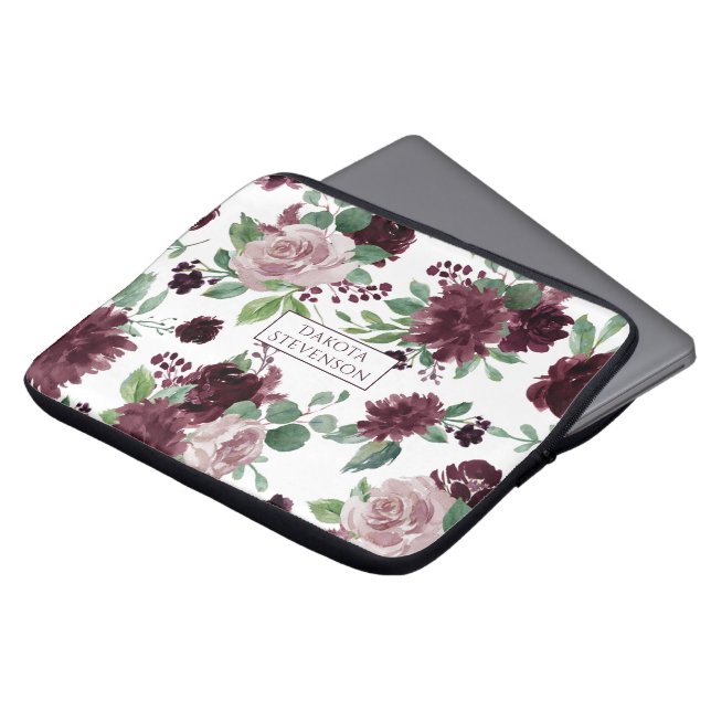 Moody Passions | Dramatische Paarse Wijn Roos Cust Laptop Sleeve (Voorkant top)