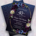 Moody Purple Flowers 40e verjaardagsfeestje Kaart<br><div class="desc">Geavanceerde en humeurige donkere paarse rozen en wilde bloemen creëer een chique bloemenontwerp. Poppen van wit en blauw voegen visuele interesse en diepte toe. Bessen en fruit dragen bij aan het zwoele design. Samen versieren ze een elegant ovaal gouden lijst met meerdere strengen. De uitnodigingsachterkant heeft een subtiel geometrisch patroon....</div>
