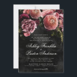 Moody Romantic Pink Floral Bouquet op Black Kaart<br><div class="desc">Romantisch en humeurig, deze formele trouwuitnodiging is perfect voor een geavanceerde moderne bruiloft. Het vochtige bloemontwerp is voorzien van een natuurlijke bouquet van wazige roze en stoffige lavenderbloemen met donkergroene bladeren in een luxe vorm op een donkerzwarte achtergrond. Alle trouwgegevens kunnen worden aangepast aan de behoeften van uw speciale dag....</div>