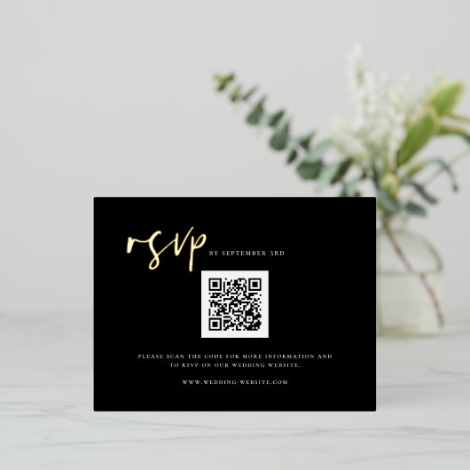Moody Tropics Bruiloft QR Code RSVP Folie Kaart (Staand Voorkant)