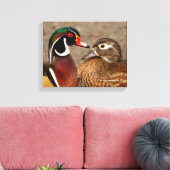 Mooi aanraakmoment tussen houten eenden canvas afdruk (Insitu (Woonkamer))
