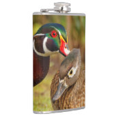 Mooi aanraakmoment tussen houten eenden heupfles (Rechts)