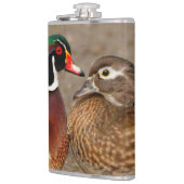 Mooi aanraakmoment tussen houten eenden heupfles (Links)