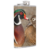 Mooi aanraakmoment tussen houten eenden heupfles (Rechts)