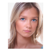 Mooi blauw oogblond meisje met een witte achtergro foto afdruk (Voorkant)