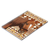 Mooi bruin paard op aards geometrisch patroon notitieboek (Linkerzijde)