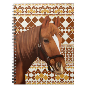 Mooi bruin paard op aards geometrisch patroon notitieboek