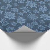 Mooi donkerblauw bloempatroon cadeaupapier (Hoek)