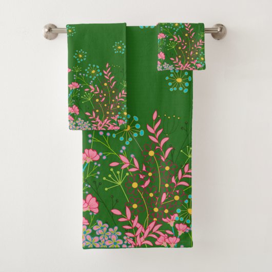 Mooi Floral Patroon op groene achtergrond Bad Handdoek (Insitu)