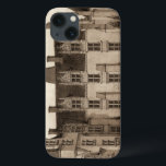 Mooi Frans Chateau in Sepia Tones iPhone 13 Hoesje<br><div class="desc">Victor Petit brengt je deze mooie Franse kaatjes,  gevangen in sapia tones. Dit statelijke manorhuis was de woonplaats van de Franse adel,  en het sepia filter brengt de majesteit van dit gebouw naar buiten. Breng wat edelmoedigheid in uw huis met deze druk!</div>