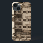 Mooi Frans Chateau in Sepia Tones iPhone 13 Hoesje<br><div class="desc">Victor Petit brengt je deze mooie Franse kaatjes,  gevangen in sapia tones. Dit statelijke manorhuis was de woonplaats van de Franse adel,  en het sepia filter brengt de majesteit van dit gebouw naar buiten. Breng wat edelmoedigheid in uw huis met deze druk!</div>
